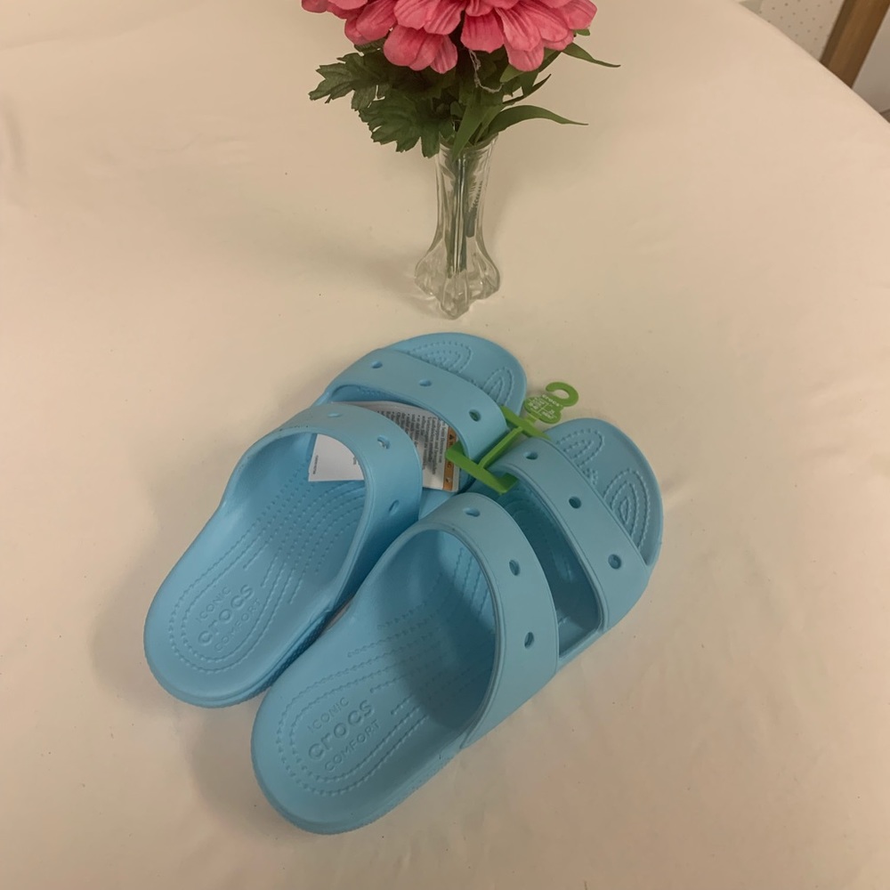 Unisex CROCS light blue sandal slides ~ M7/W9